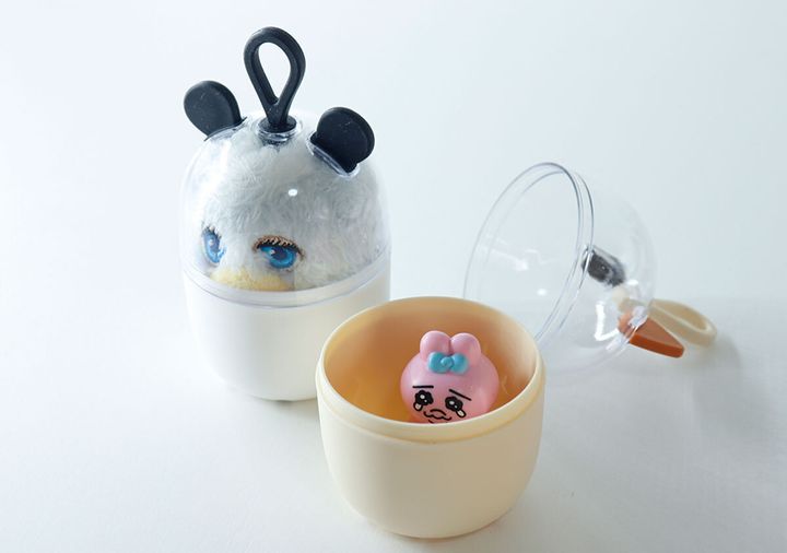アニマルケースにぬいぐるみとミニフィギュアを入れた様子