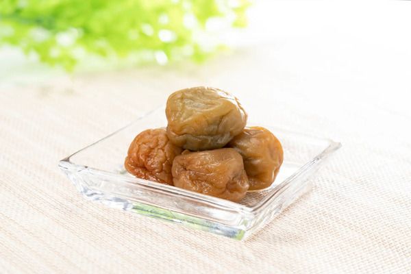 アエナ大型店で、和歌山県産南高梅100％使用のアップサイクル「はちみつ梅」発売！