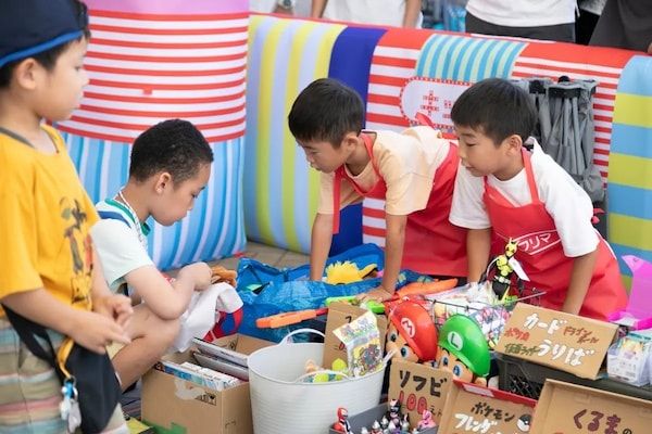 全国12会場で「キッズフリマ」開催！子供だけで売買を体験し金や物の価値を学ぶ