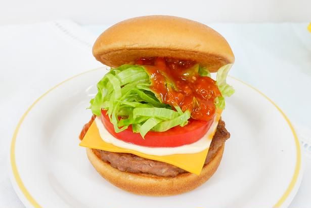 【写真】昨年は300万食を突破した人気メニュー「モスタコスバーガー」