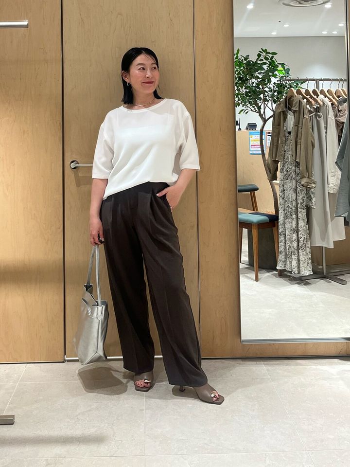 半袖ブラウスでTシャツよりもきれい見え
