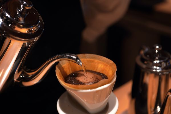 【静岡県静岡市】「The COFFEE ROASTER in WAKAMATSU」リニューアルOPEN。夜パフェが楽しめるバータイムも