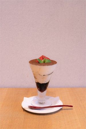【静岡県静岡市】「The COFFEE ROASTER in WAKAMATSU」リニューアルOPEN。夜パフェが楽しめるバータイムも