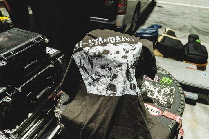 「何にもとらわれないボーダレスな物づくり」を掲げるF-LAGSTUF-Fが、日本のパンクロックシーンを代表するHi-STANDARDの最新オフィシャルMERCHをデザイン。