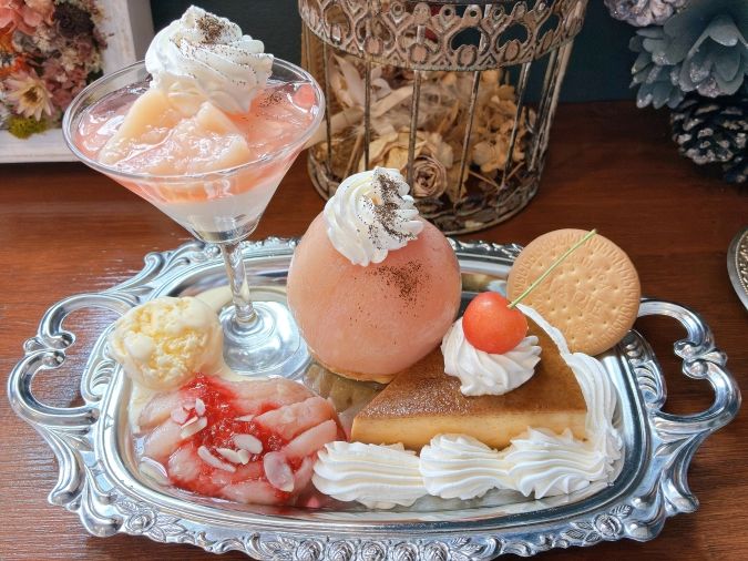 プティエトワール 桃のプリンアラモード