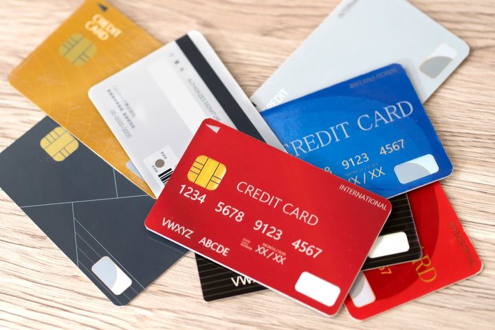 障害が原因でクレジットカードが使えなくなった際、現金を所持していなかったらどうなる？（画像はイメージ）