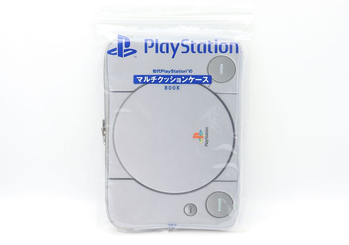 透明な袋に入った初代プレステ型マルチクッションケース