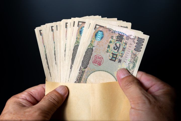 長年の友情が壊れ、家族生活まで狂い始めた……友人に50万を貸した世帯年収520万・32歳男性が味わった深い後悔