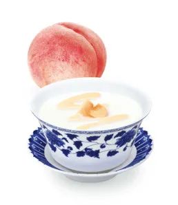 ハーゲンダッツ ミニカップ「杏仁～白桃仕立て～」 杏仁と白桃のイメージ