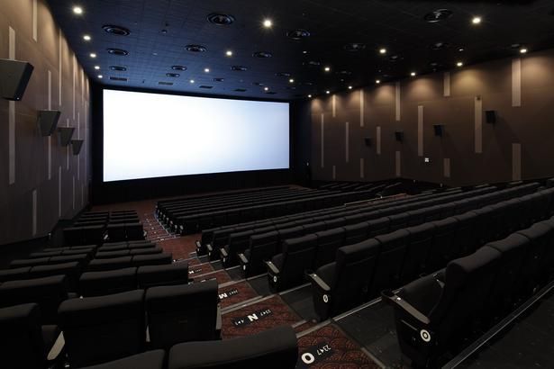 TOHOシネマズ 甲府のSCREEN6は、縦6.7×横16メートルの巨大スクリーン TM & [c] TOHO Cinemas Ltd. All Rights Reserved.