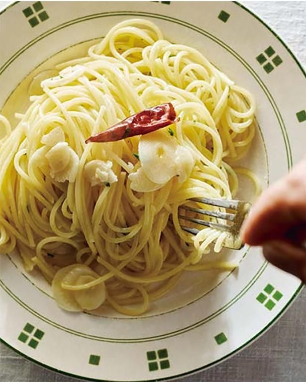 オイルベースのパスタ （C）高橋紘幸、難波雄史／KADOKAWA