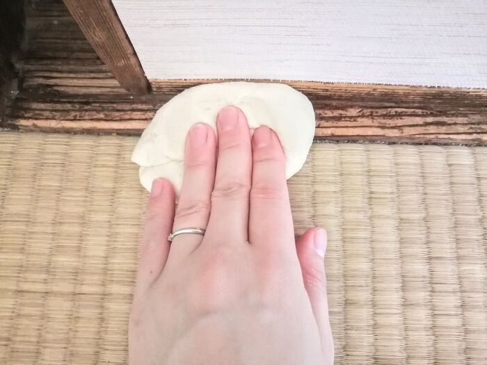 捨てないで！賞味期限切れの「小麦粉」が家じゅうの掃除で大活躍しますよ♪