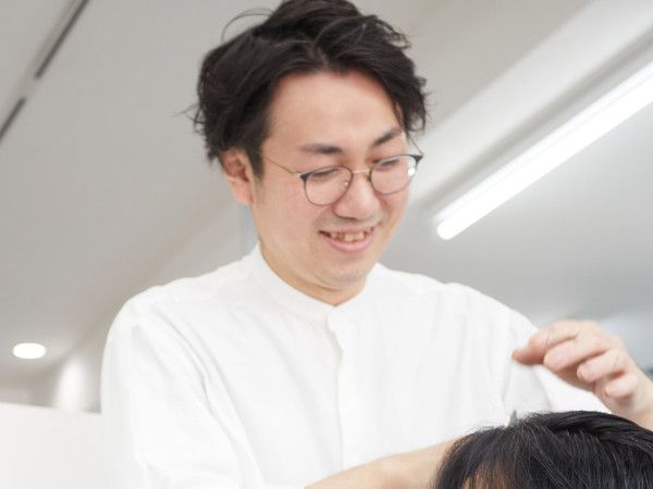 イメチェン担当スタイリスト：えがお美容室テルイタカヒロさん