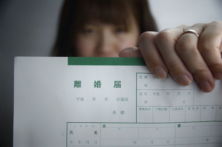 義母にだまされ、夫にも裏切られた……世帯年収900万・45歳女性が陥った夫婦の危機