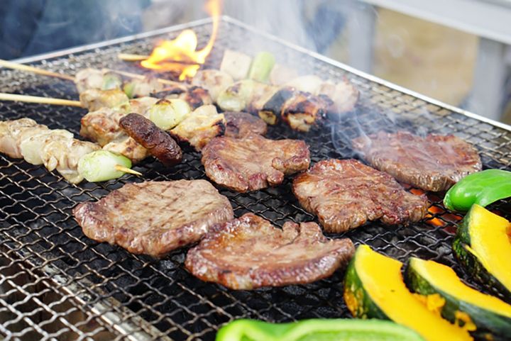 お肉や魚介類は中心部まで火が通っていることを確認してから口にするようにしましょう