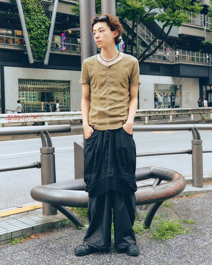 【20代スナップ＠原宿】丈感とサイズ感を意識したAラインシルエットが今っぽい