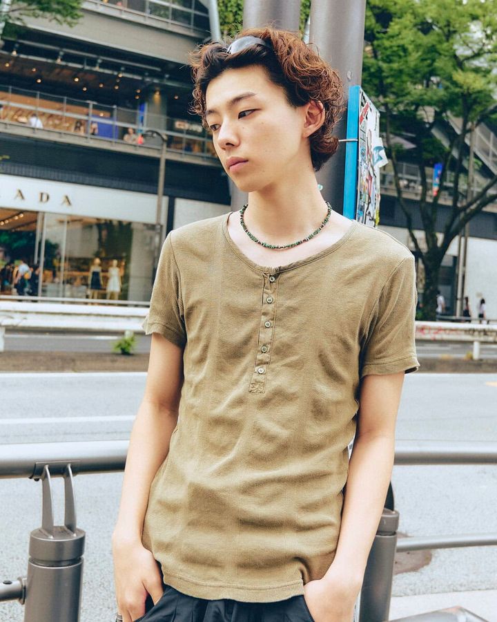 【20代スナップ＠原宿】丈感とサイズ感を意識したAラインシルエットが今っぽい