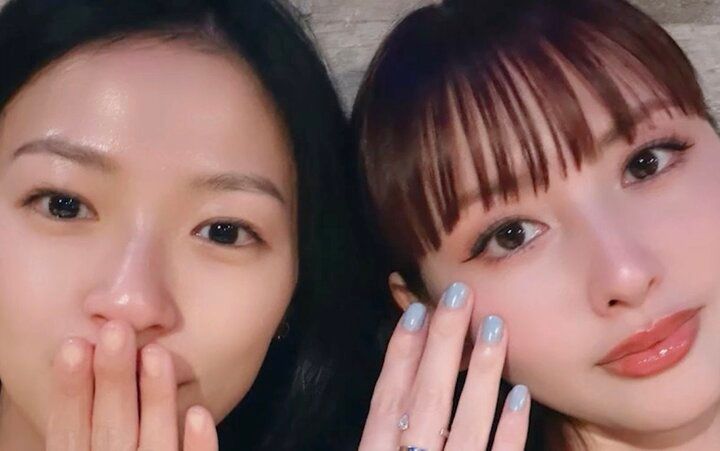 【写真・画像】鈴木えみ、“榮倉奈々とお揃い”巨大ダイヤの指輪を披露「小指にあの大きさつけてるの可愛いなって」 1枚目