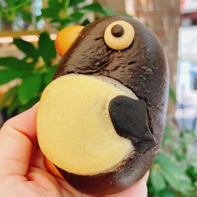ペンギン型のクリームパン