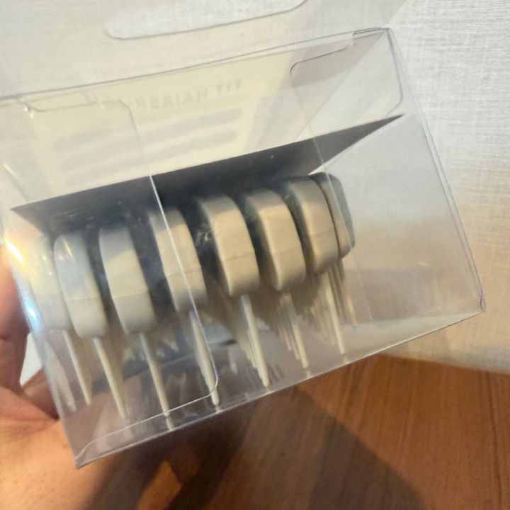 【3COINS】「また買ったの？」と怒られても欲しかった！再入荷の”特殊ヘアブラシ”が凄い
