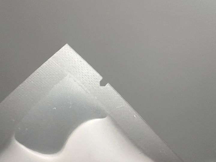 パウチに切り口がついている