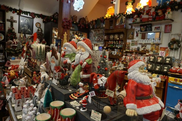 クリスマストイズ店内1