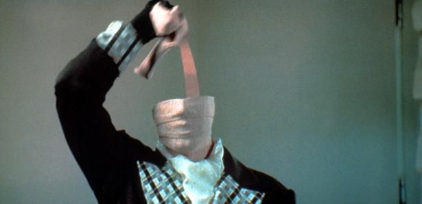 カーペンター監督の『透明人間』は「透明人間の告白」を原作とする [c]Warner Bros./courtesy Everett Collection