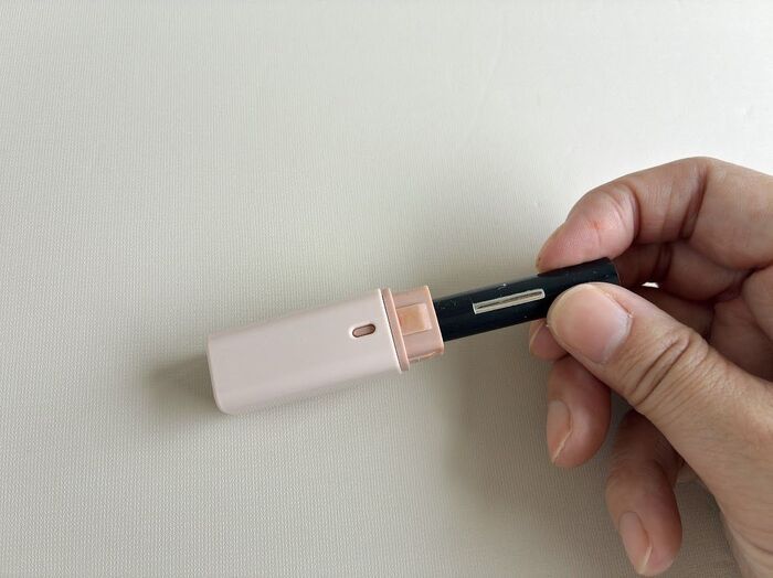 【セリア】リップクリームかと思ったら…？毎日が劇的にスマートになる『隠れた名品』を発見！