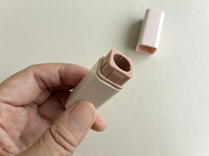 【セリア】リップクリームかと思ったら…？毎日が劇的にスマートになる『隠れた名品』を発見！