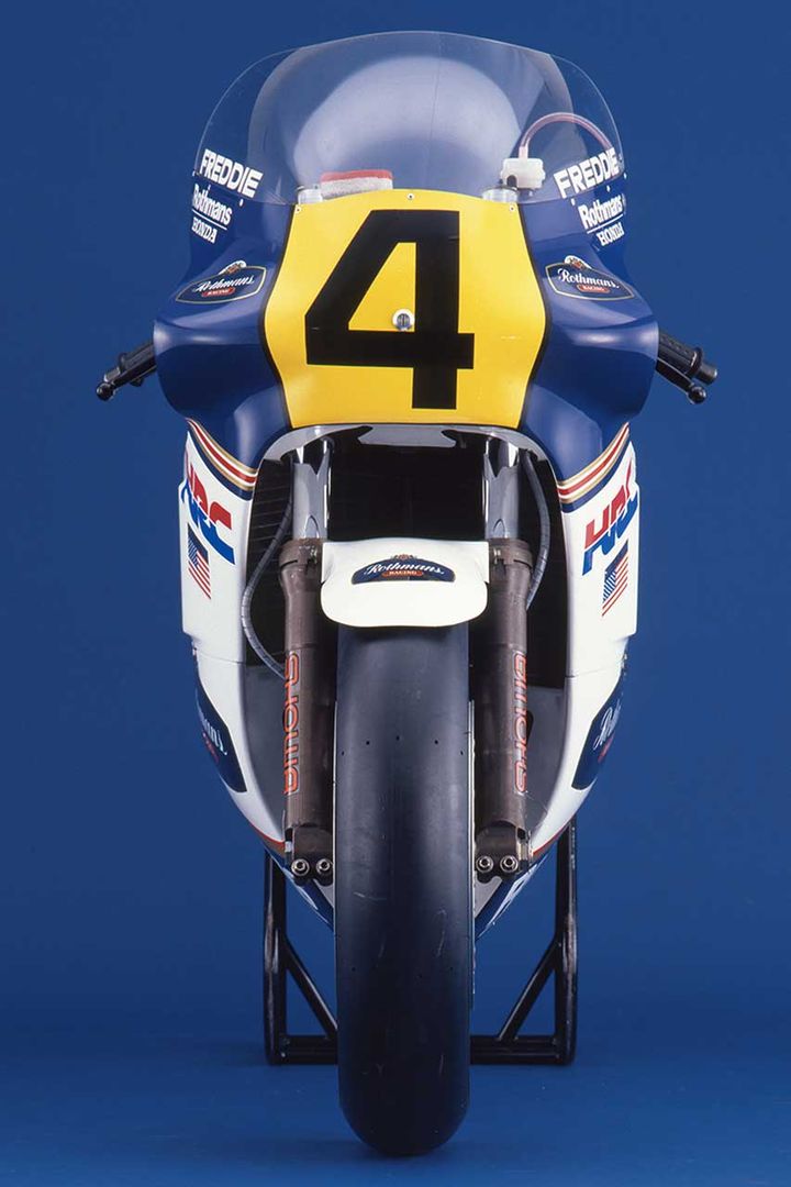 1985年型Honda NSR500、敗走から王座奪還へ｜V4マシン進化の真価