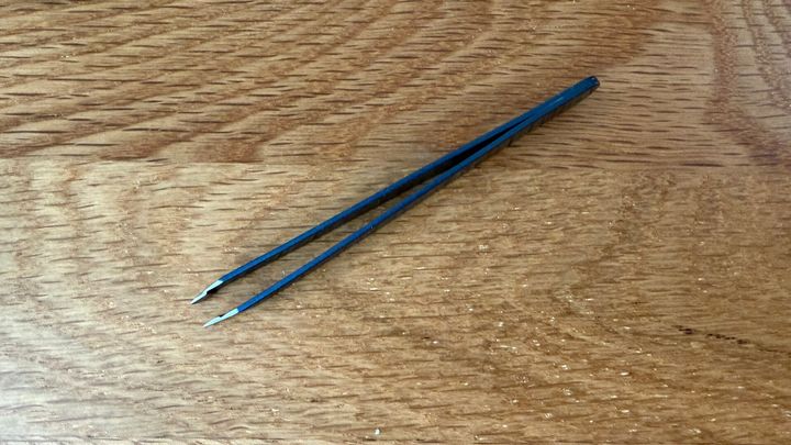100均の毛抜きを8商品買って使い比べ！【ダイソー・セリア・キャンドゥ】一番抜きやすかったのは？