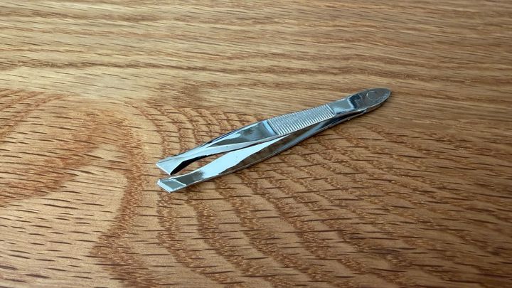 100均の毛抜きを8商品買って使い比べ！【ダイソー・セリア・キャンドゥ】一番抜きやすかったのは？