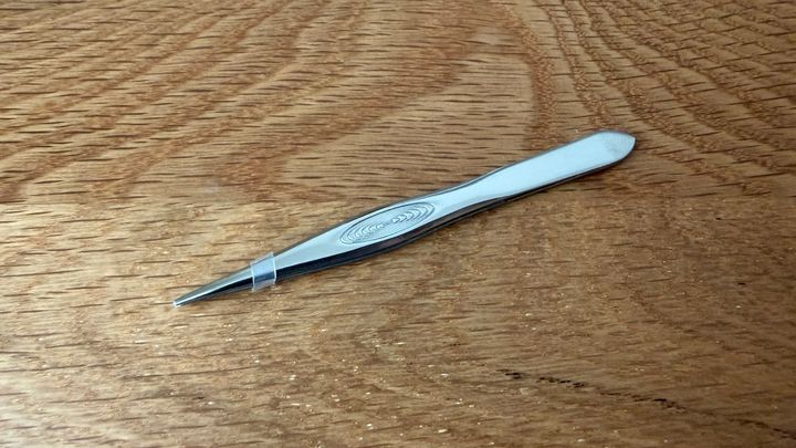 100均の毛抜きを8商品買って使い比べ！【ダイソー・セリア・キャンドゥ】一番抜きやすかったのは？