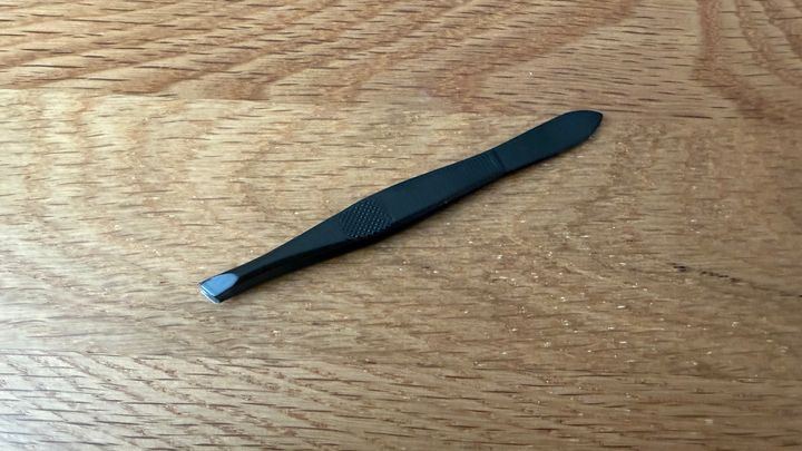 100均の毛抜きを8商品買って使い比べ！【ダイソー・セリア・キャンドゥ】一番抜きやすかったのは？