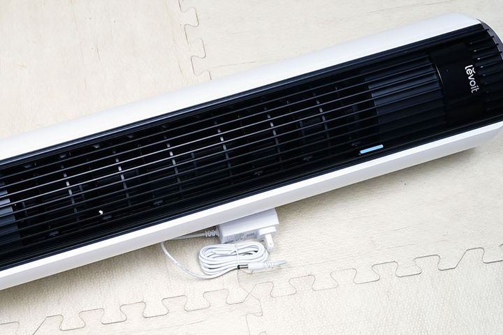 風の吹き出し口が長細くなっているのもタワーファンならではの特徴です