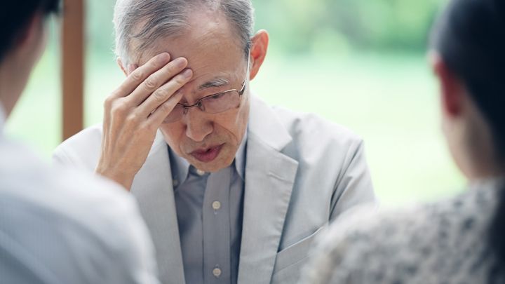 なぜ私たちが尻拭いを……？ブランド品購入や推し活で散財した義妹の借金100万円を夫が肩代わり。世帯年収750万・34歳女性が募らせたイライラの行方