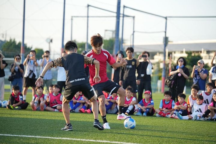 画像2: 久保建英、思い出のグラウンドでJALとサッカークリニック開催！良いパスを出す秘訣は「受け手が次に何をしたいかを考えること」