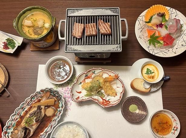 山陰沖産ののどぐろや鳥取和牛が並ぶ。米の食味ランキングで「特A」の評価を受けたブランド米、三朝米も必食