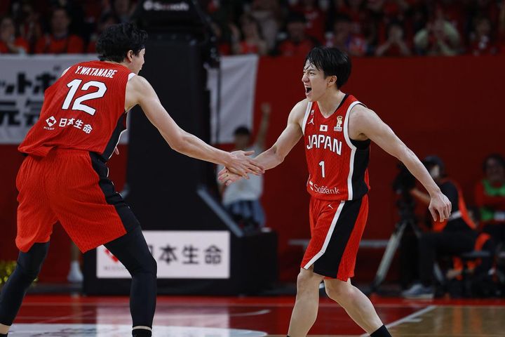 画像: 2026年3月に行われたバスケ男子Ｗ杯アジア１次予選に出場した齋藤拓実（右）