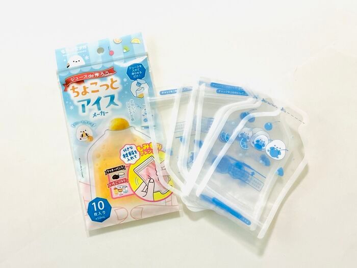【セリア】ジュースを注いで凍らせるだけで極上アイスが完成！新登場のミニ袋が想像以上に優秀でした♡