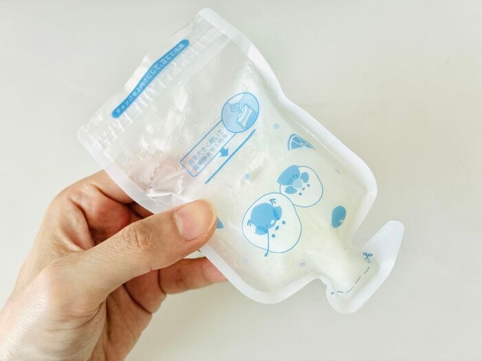 【セリア】ジュースを注いで凍らせるだけで極上アイスが完成！新登場のミニ袋が想像以上に優秀でした♡