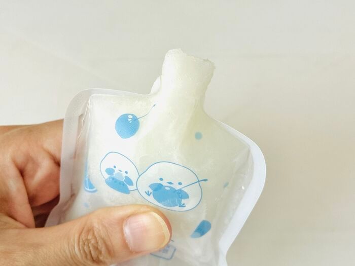 【セリア】ジュースを注いで凍らせるだけで極上アイスが完成！新登場のミニ袋が想像以上に優秀でした♡