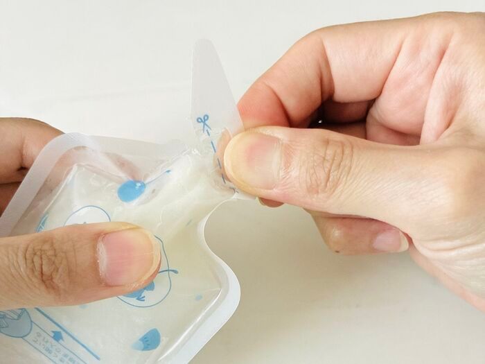 【セリア】ジュースを注いで凍らせるだけで極上アイスが完成！新登場のミニ袋が想像以上に優秀でした♡