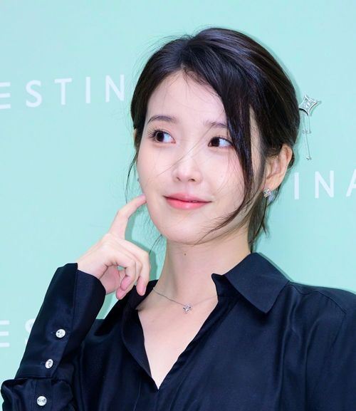 IU