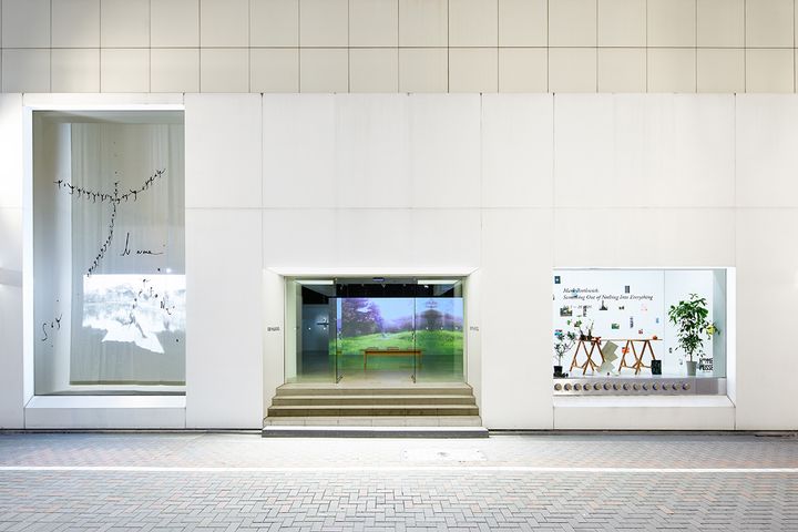 “Mark Borthwick: Something Out of Nothing Into Everything”展示会場写真