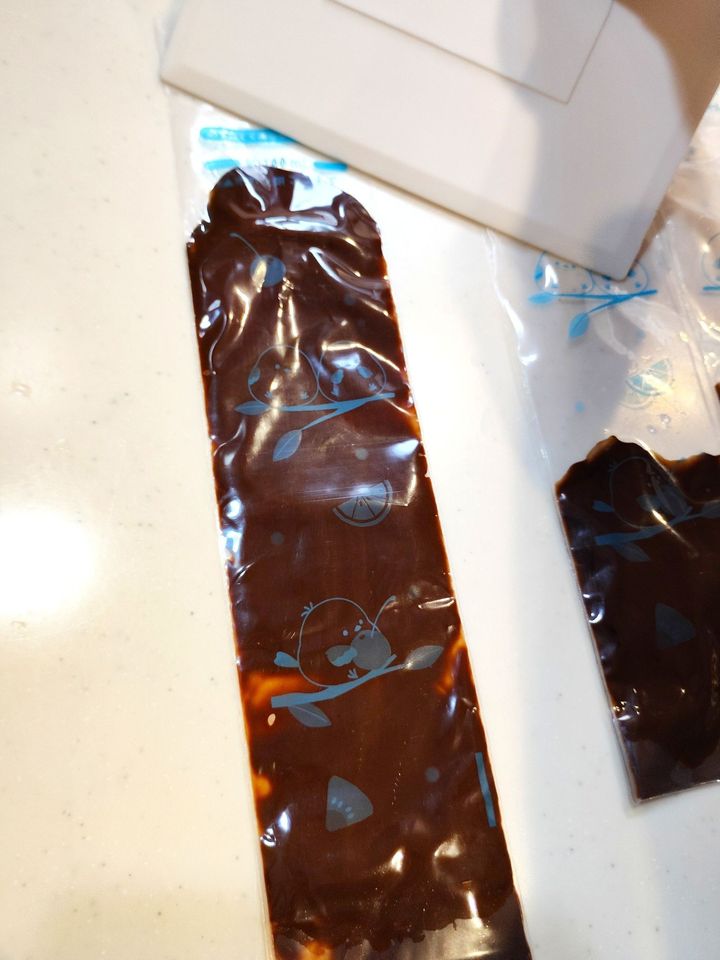 【簡単すぎる手作りアイス！】抹茶チョコアイス～100均の製氷袋で～