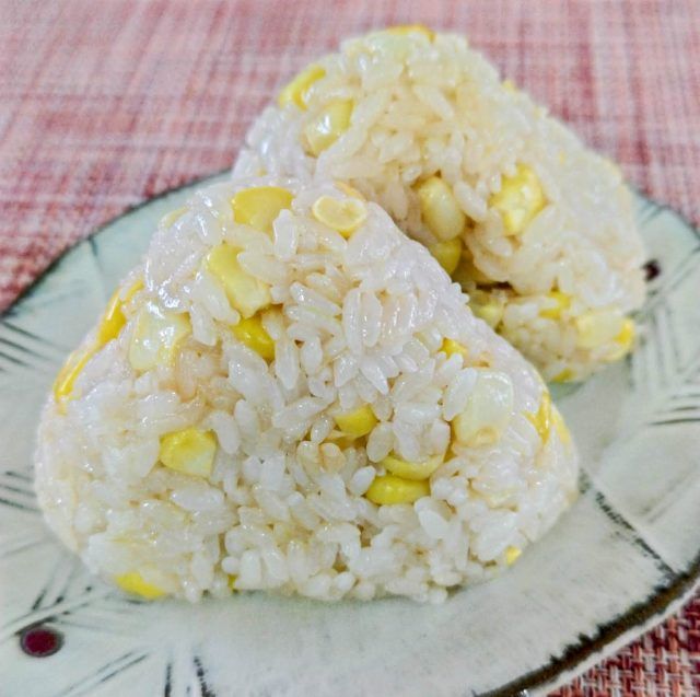 バター醤油のとうもろこしおにぎり