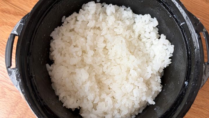 ダイソーの電子レンジ炊飯器を買ってみた！本当にご飯は炊ける？【100均レビュー】