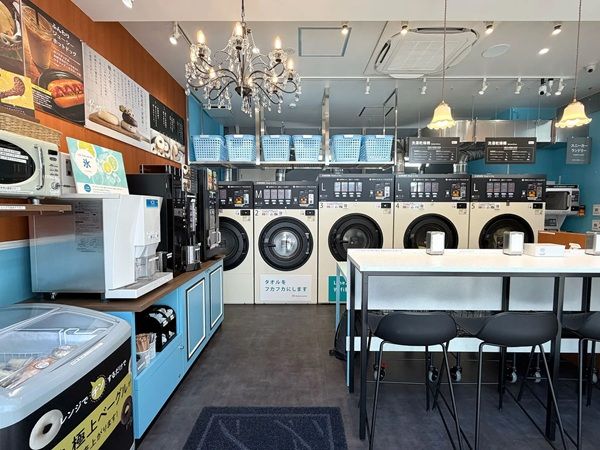 【東京都渋谷区】ランドリーにセルフ式カフェを併設した「しろふわランドリー笹塚北店」オープン！