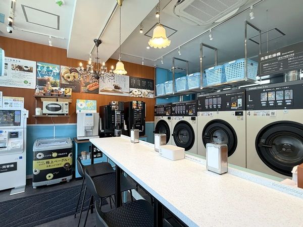 【東京都渋谷区】ランドリーにセルフ式カフェを併設した「しろふわランドリー笹塚北店」オープン！